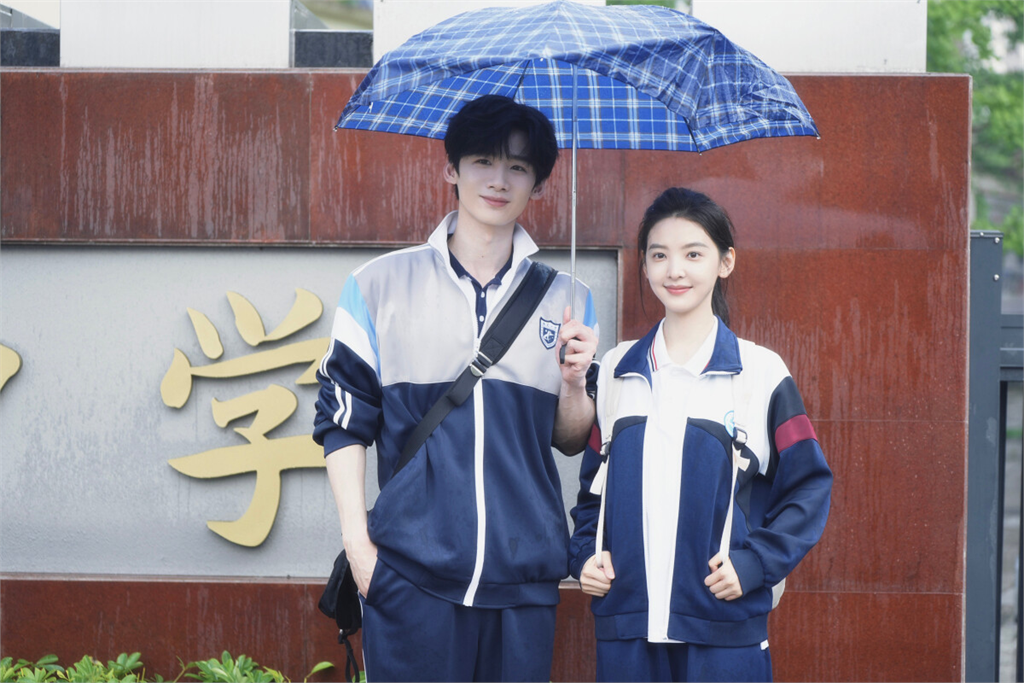 《難哄》章若楠髮型類似款推薦!女神感捲髮盤點 減齡顯嫩、顏值翻倍 細軟髮首選它!
