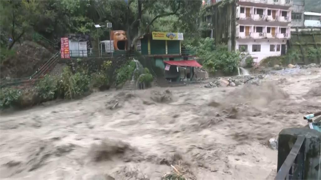 印度暴雨引洪災「整排商店被沖走」　１０人死亡多人失蹤