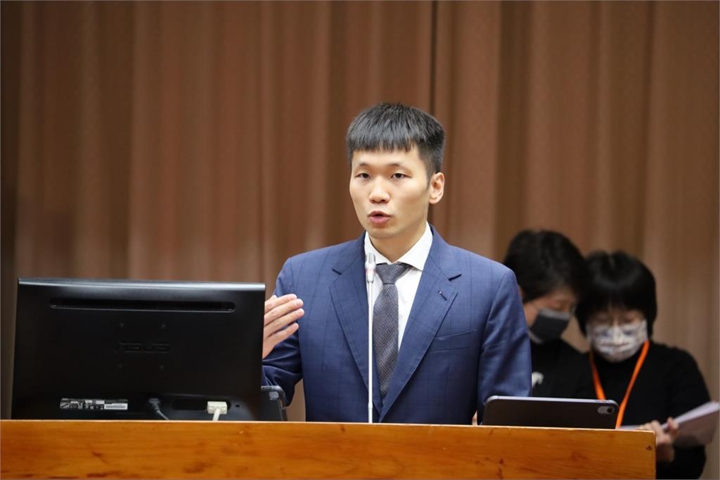 李洋被塞門外…韓國瑜當場笑虧:奧運金牌動作這麼慢?全網怒:挖苦當幽默