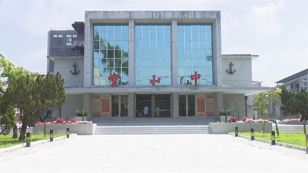 左營海軍中山堂蛻變成劇場 全台16團歌仔戲接力演出
