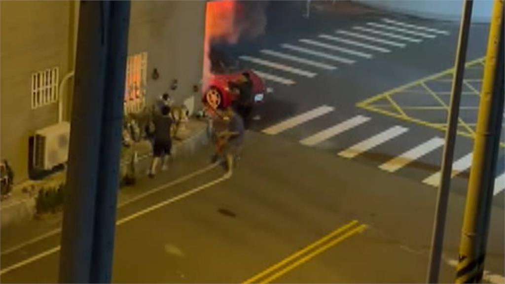 台中沙鹿住宅大火８人送醫　延燒隔壁棟！６人一度受困