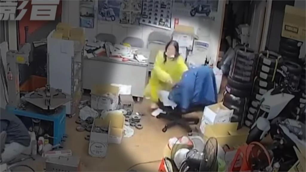 調虎離山！情侶佯裝修車、買車　趁老闆不注意偷錢包