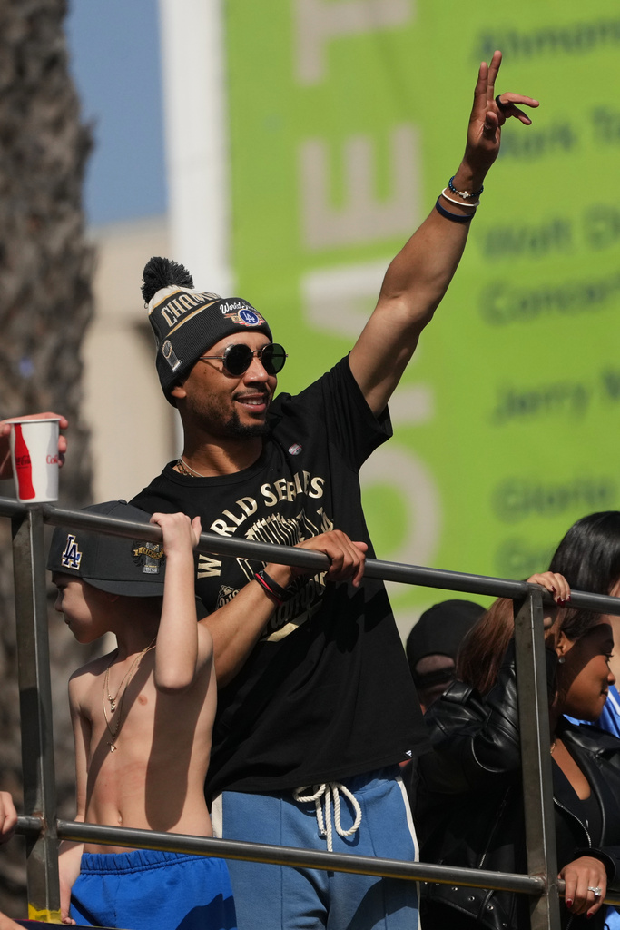 MLB(影)/「木屐」貝茲的冠軍盃大公開!連保齡球世界大賽冠軍也是他的囊中物