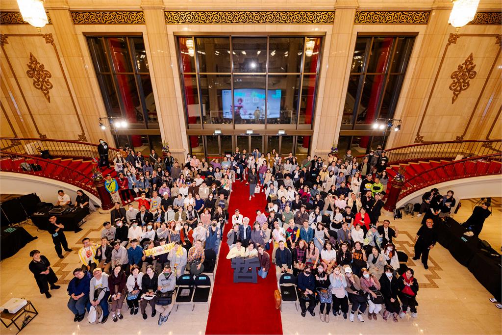 當戲曲國寶遇上世界皇后!唐美雲、妮妃雅首度同台