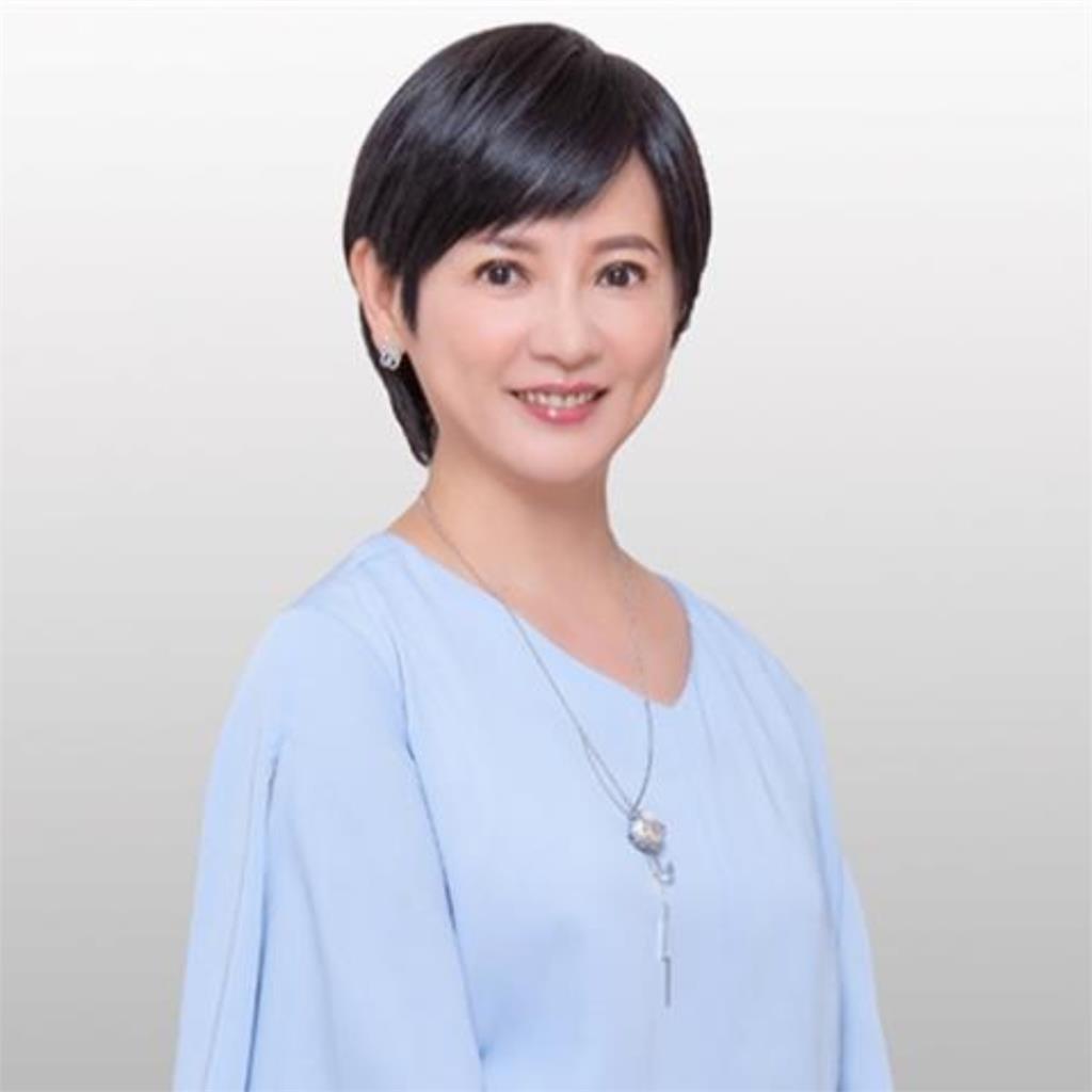 3年前女主播宮鬥「辦公室法器」一次看!「拿符咒做1事」嚇壞同事:很邪門