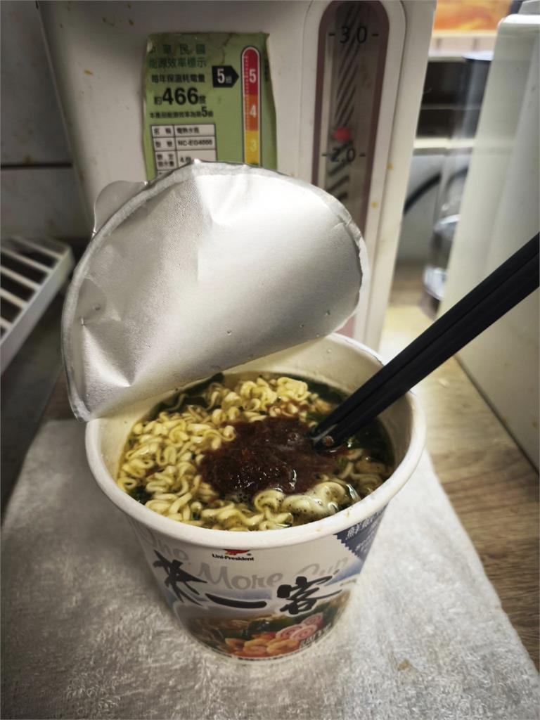 颱風天吃膩泡麵了?內行點名加「這1味」一吃就上癮…全網跟風:買到停不下來