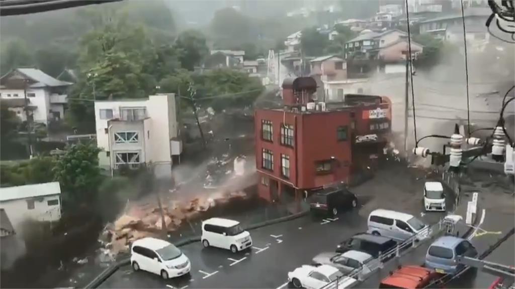 驚人瞬間！靜岡熱海恐怖土石流吞噬民宅　至少20人下落不明