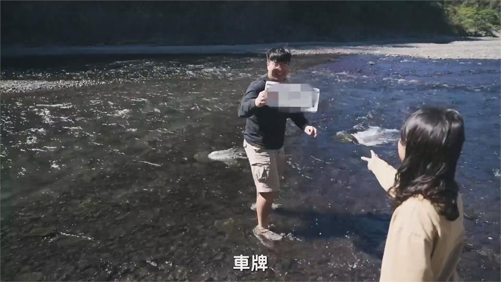 郭泓志首駕越野上路!爬坡過河開太兇車牌不見 網笑:拔牌最基本的