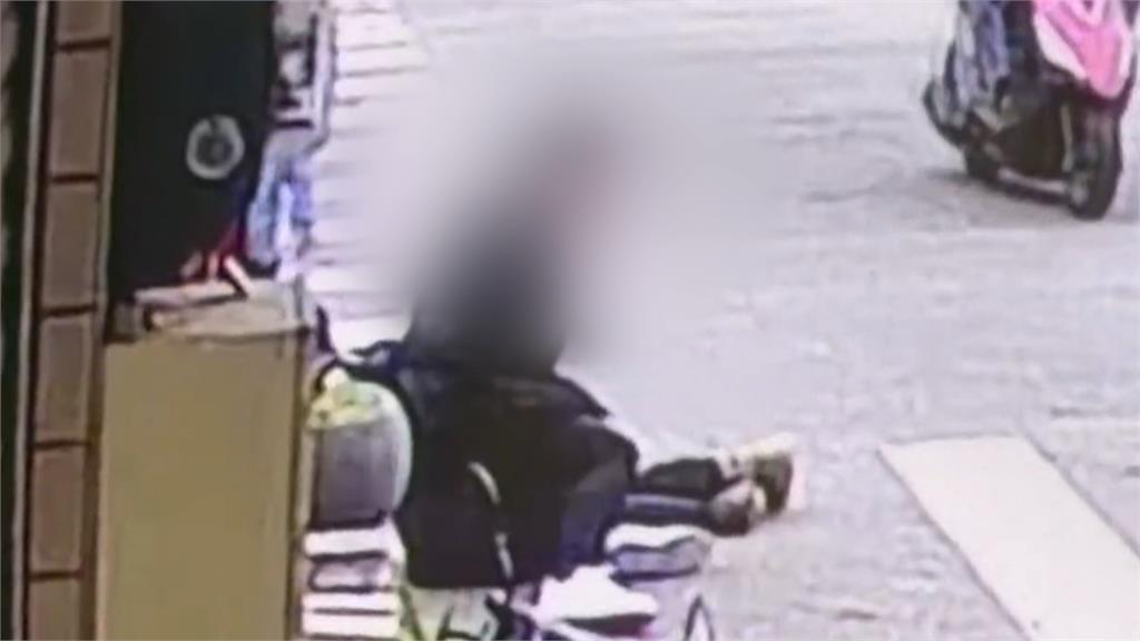 買手機變街頭格鬥?! 一家四口「3打1」勇壓騷擾男