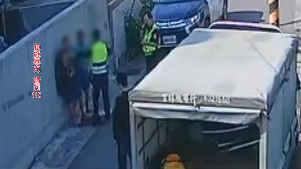 脫序惡鄰! 雲林嫌犯疑精神不穩定 門口「持菜刀堵人」 還拖下車揮砍