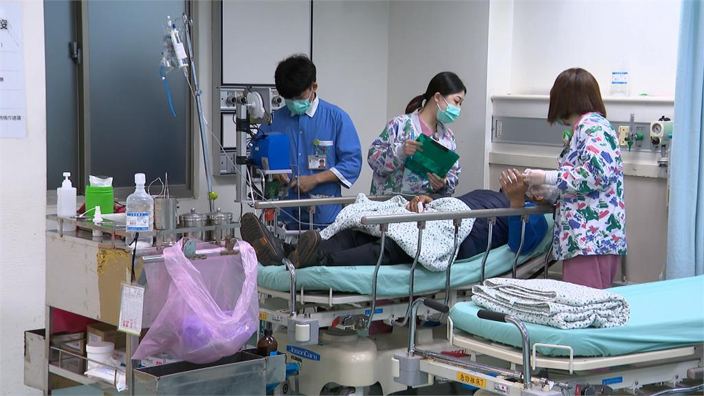 徵才開的「護理師薪資」與實際領的差距超大!過來人曝醫院「超騙算法」