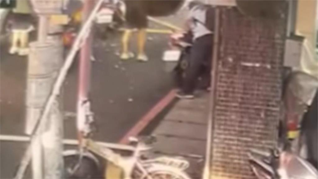 天降磁磚雨!女騎士路過衰遭砸中 工務局開罰6萬限期改善