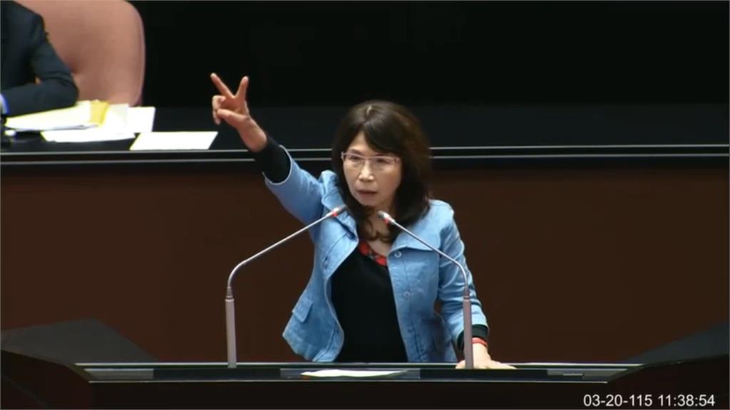 雙重國籍爭議綠委嗆解職 李貞秀囂張比「倒讚」