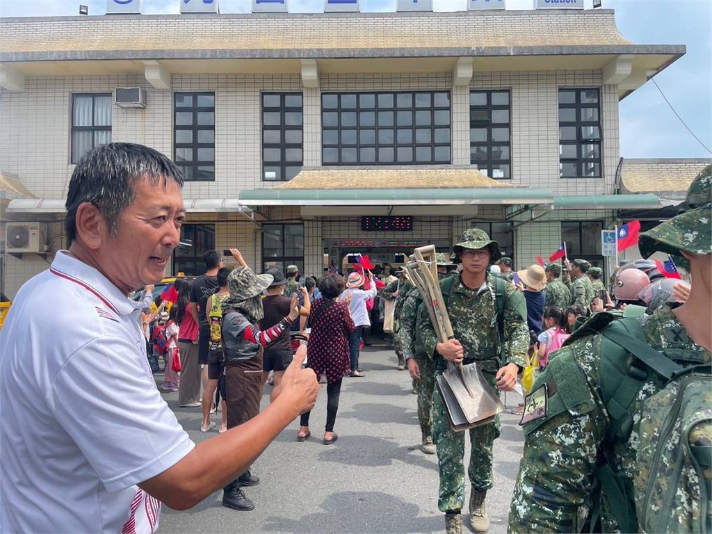 快新聞/馬太鞍堰塞湖溢流!第二作戰區兵力輪替 支援災後復原