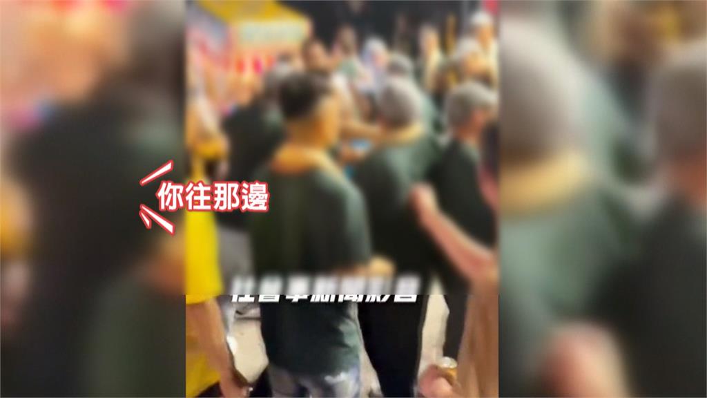 遶境變格鬥！　雲林斗六兩派陣頭神轎前大打出手