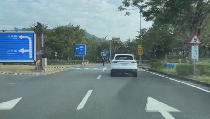 路不熟?南投服務區驚見「逆向三寶」 國道警攔車開罰1800元