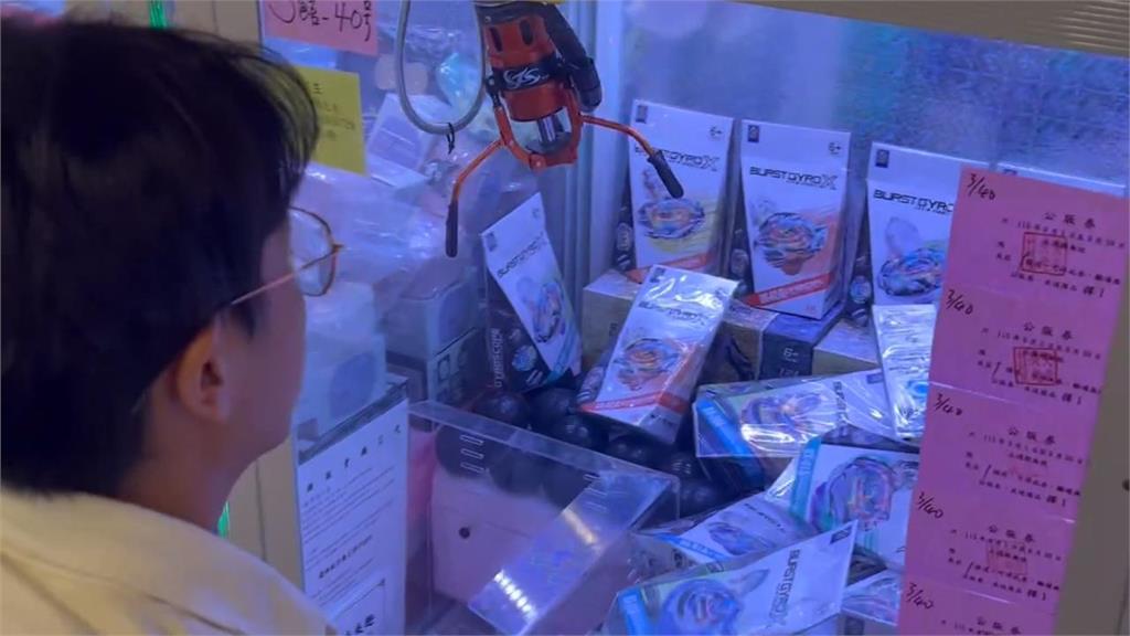 收娃娃機忘帶走錢箱！　遭竊賊「順手牽羊」店家慘賠６千