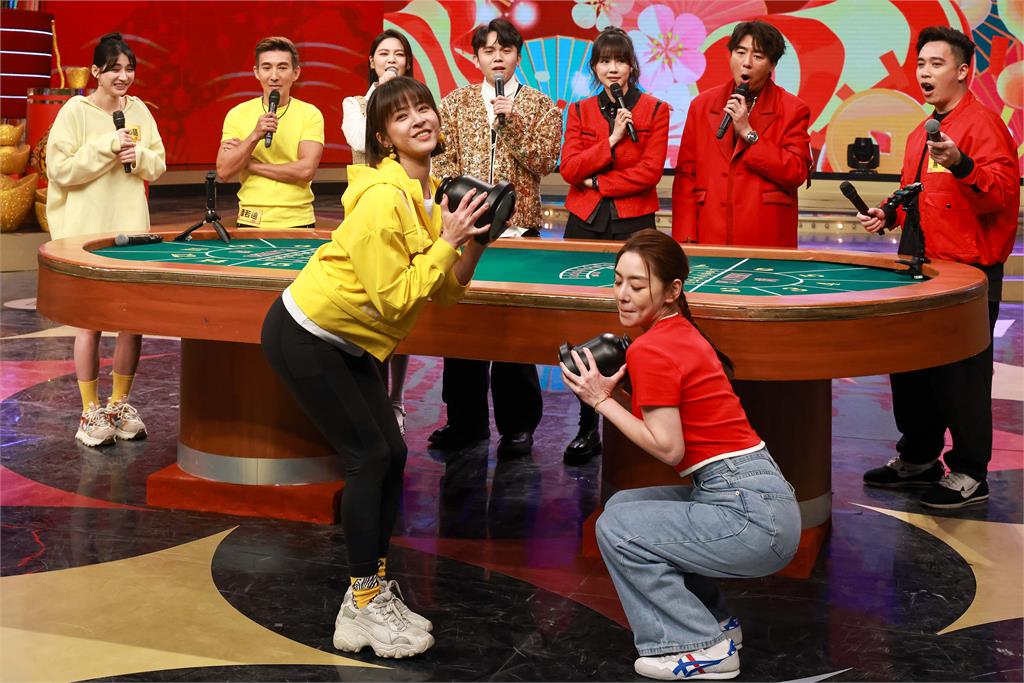 白家綺、嚴立婷「裸體丁字褲還圍個肚兜」人生首次豁出去!梁赫群被群壓怒喊「是誰」