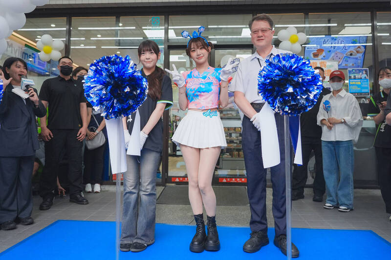 中職/擔任「李珠珢限定店」一日店長!女神本尊用中文和台語與粉絲問好