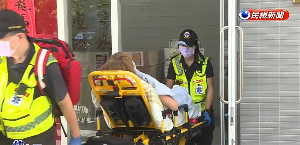 最新／李沛綾控前夫施暴「警局突撐不住」急送醫！ 被抬上擔架「崩潰吼1句」畫面曝光