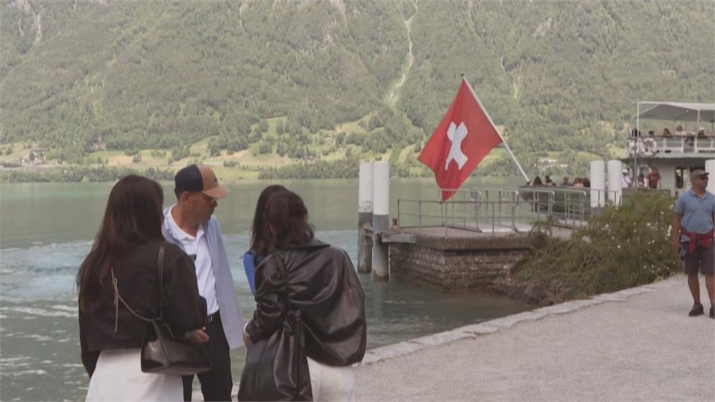 《愛的迫降》取景瑞士小鎮　大量遊客造訪衍生亂象