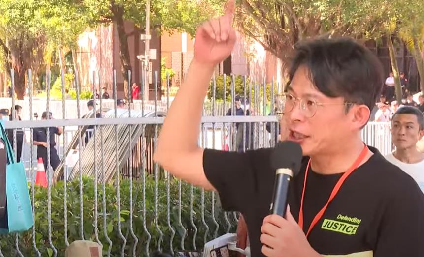 快新聞/「小草」集結包圍北檢! 黃國昌現身怒吼:沒看過檢查官這麼惡質