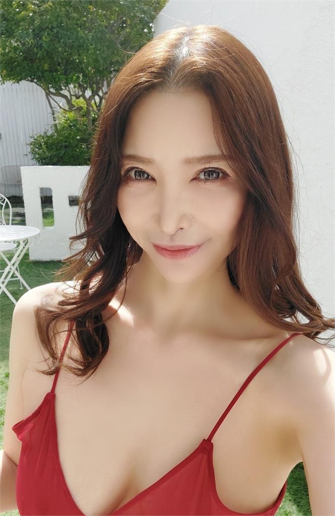 54歲日本動作女星引退15年傳說回歸!達人認證「身材如30歲」曝神奇處