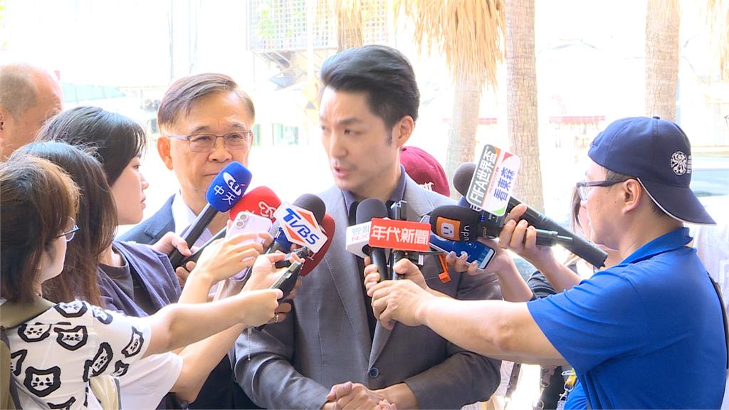 沈伯洋批讓公務員假日加班搞攻防 蔣萬安回擊:和基層站一起