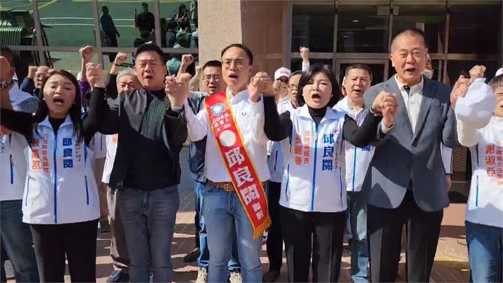 雲二選戰開跑! 劉建國20~100歲支持者陪登記參選