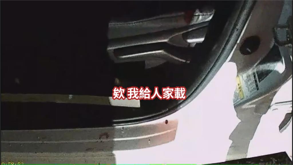男撞石墩「車飛半空中旋轉」 酒測值達1.22還謊稱被人載