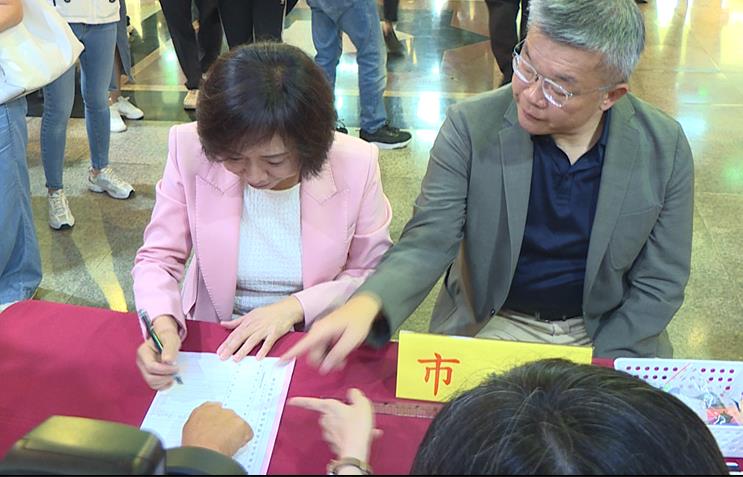 競總主委蔡其昌陪同登記　何欣純：台中換欣市政六星