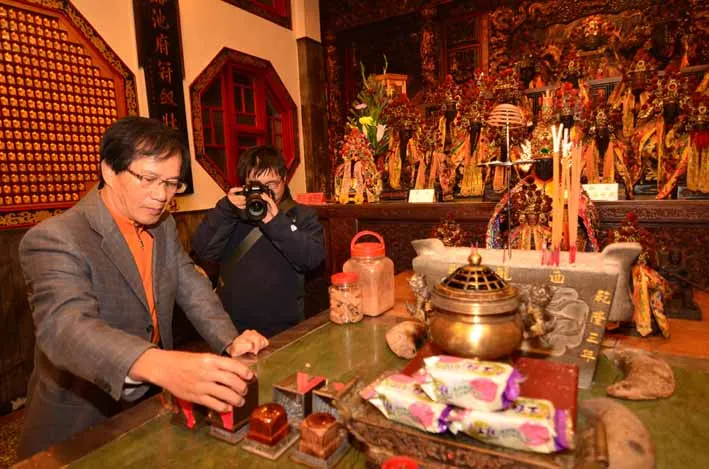 掗頷垂(é-âm-sê),宮口吃鹹糜:安平廟宇歲末送神儀式