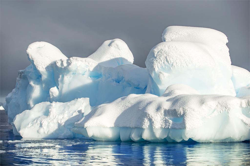 南極海冰面積創45年來新低！全球暖化恐加劇...減少範圍相當於「這國家」