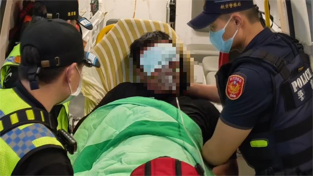 桃機首例持刀挾持案！　嫌犯「持刀壓人畫面」獨家曝光