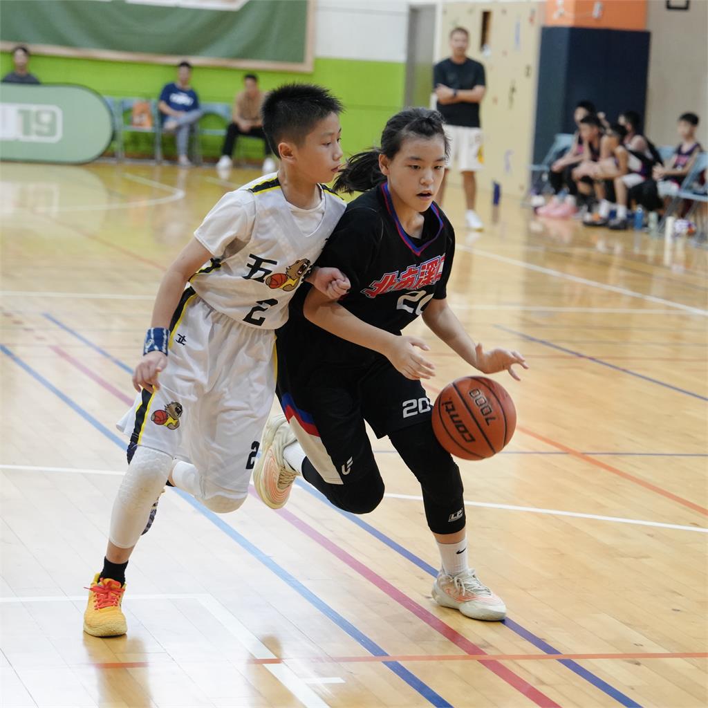 籃球／U19志氣比男球員還高　溪口國小大膽啟用「獵魔女團」力抗男生選手成矚目