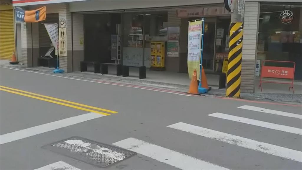 拍到你了喔! 婦人超商外遭竊失金2萬 竊賊不知過程被拍下