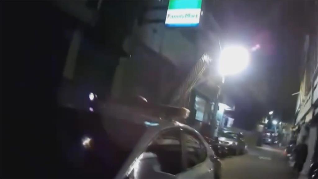 荒謬！男子酒後喧嘩遭盤查　得知「通緝身分」、反應曝光