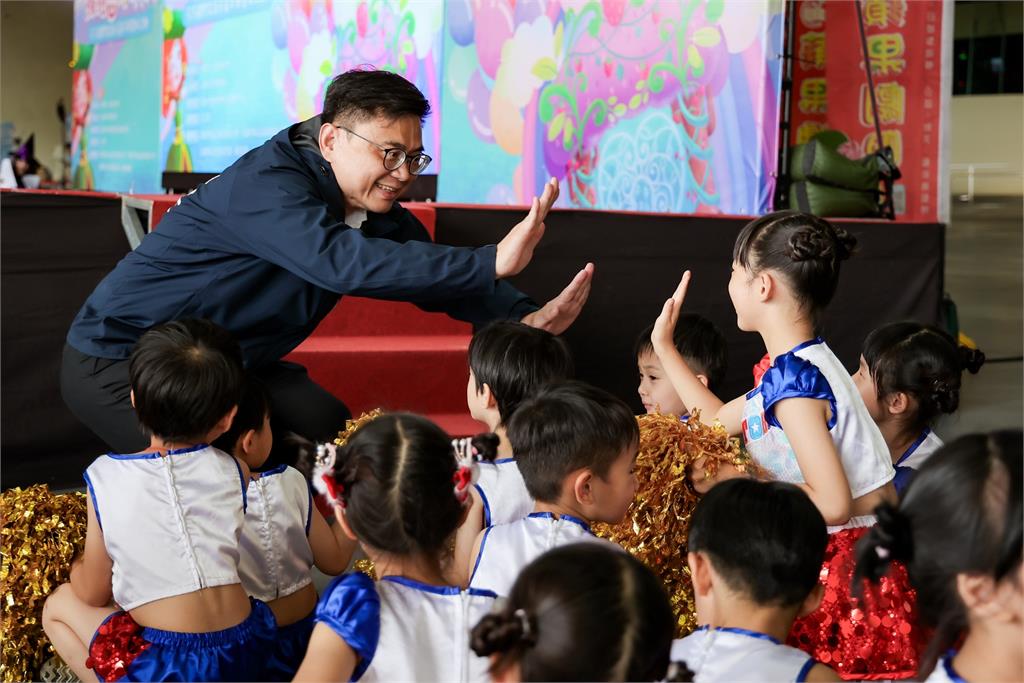快新聞／賴瑞隆迎戰少子女化！火速響應總統　高雄育兒津貼加碼「0到6歲每月1千元」