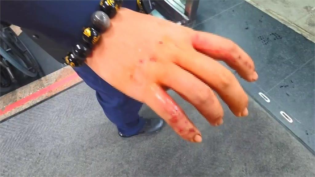 快新聞／基隆偷車男市區狂飆「連撞5車」　中山高中前遭警破窗壓制