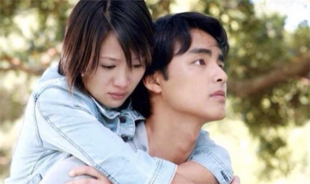 43歲明道驚曝「地中海禿」只剩3撮毛 網嘆:帥度大減 43歲明道慘淪「地中海禿頭阿叔」?崩壞面貌震撼網喊:還我男神…