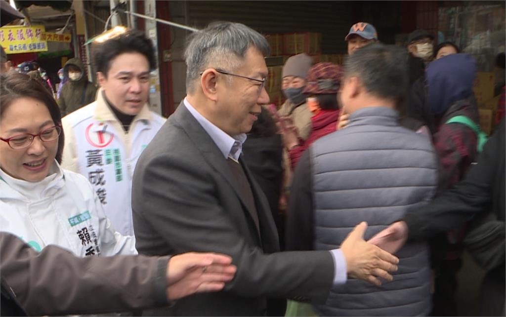快新聞/柯文哲赴龍潭市場與選民互動 民眾當街怒嗆:媽寶來幹什麼啦