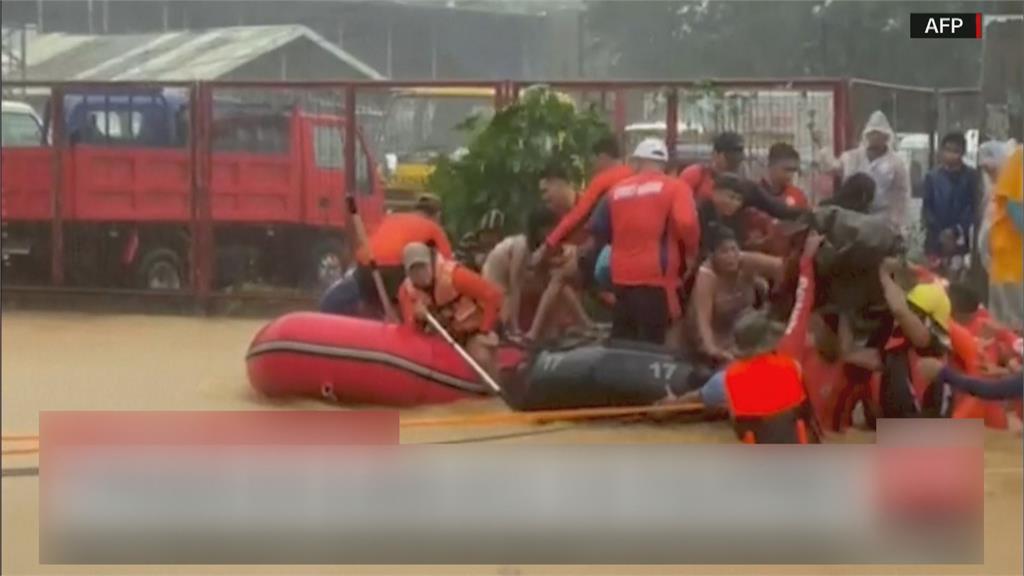 土石流、洪災！ 「雷伊」摧殘菲律賓　30萬人被迫撤離