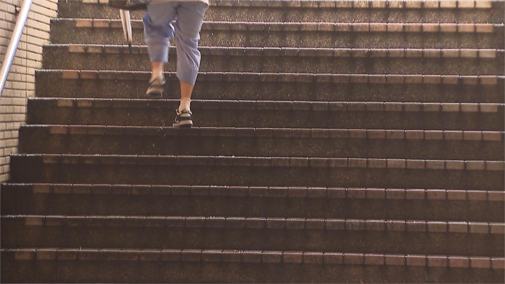 告別爬梯惡夢銘傳大學學生笑了! 「台版半山手扶梯」下半年動工