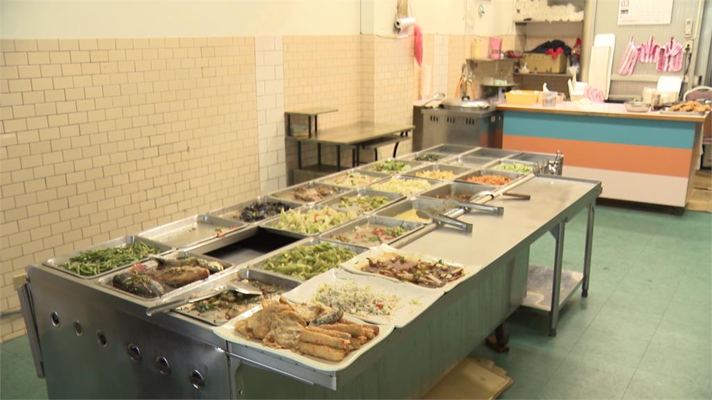 夾自助餐3主菜6菜要價600元 網友直呼「亂喊價」店家澄清這樣說