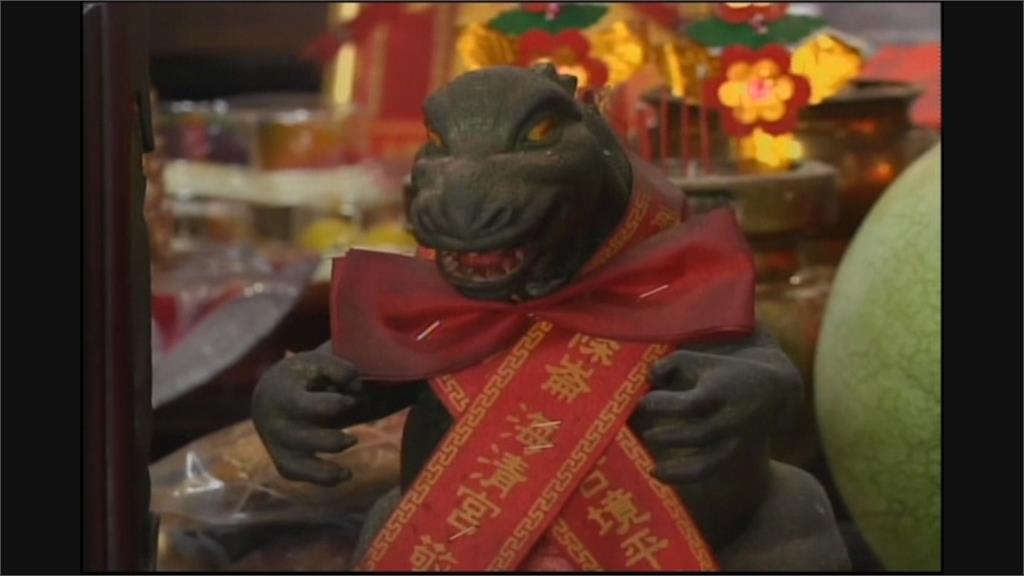 台南學甲侯府天鳳宮大火 全台唯一「哥吉拉神像」被燒毀!