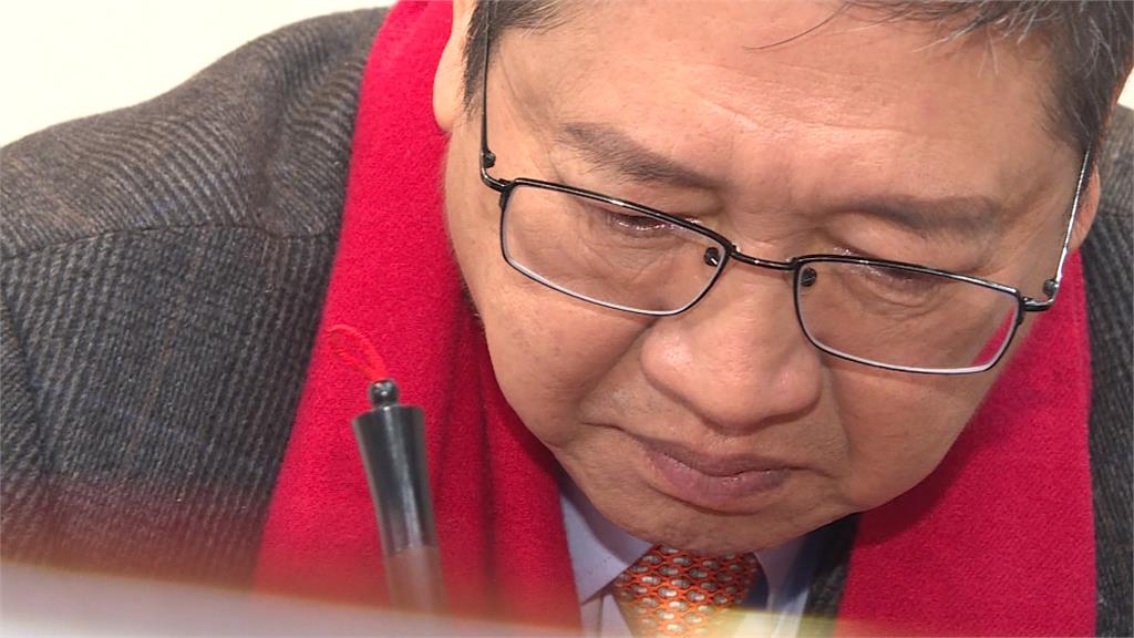 首次開箱大師墨寶 縣長楊文科化身書法迷