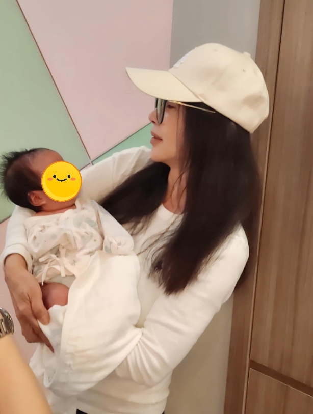 求子有好消息?陳美鳳突公開「緊擁寶寶照」母愛大噴發 背後真相好暖心
