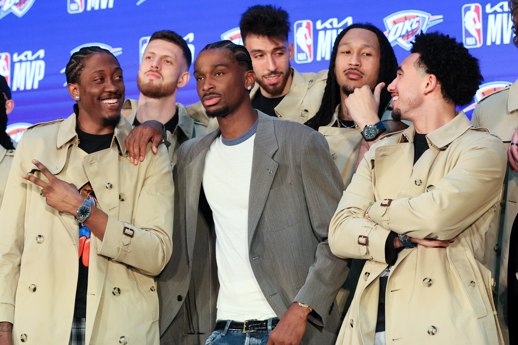NBA(影)／SGA連霸MVP大撒幣！精品風衣＋名錶直接送雷霆休息室成時尚發表會