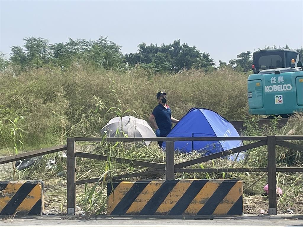 快新聞／驚！高雄民眾整理草地發現疑似人骨遺骸　警急封鎖現場調查