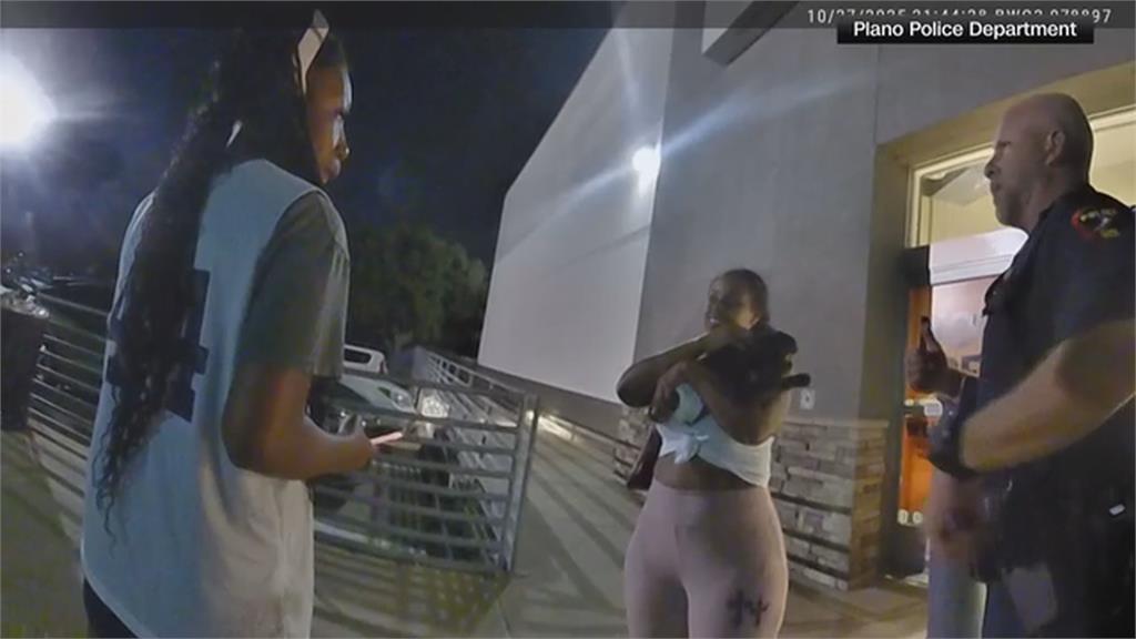 美國萬聖節上演猴子脫逃 不甩飼主呼喊、賣場亂竄